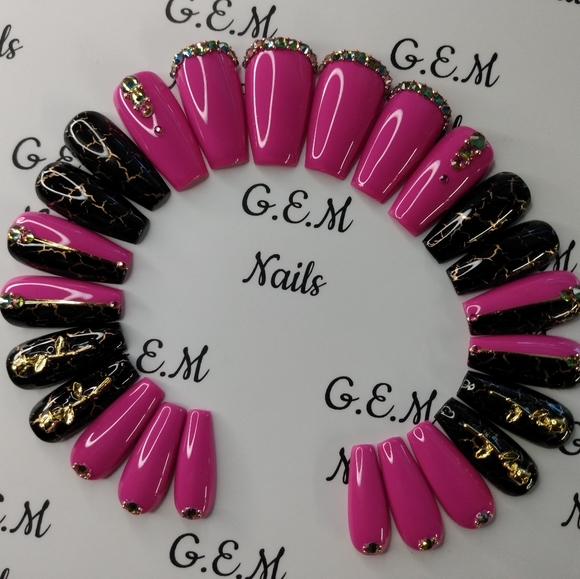 Press on nails (medium coffin ) - Picture 2 of 3